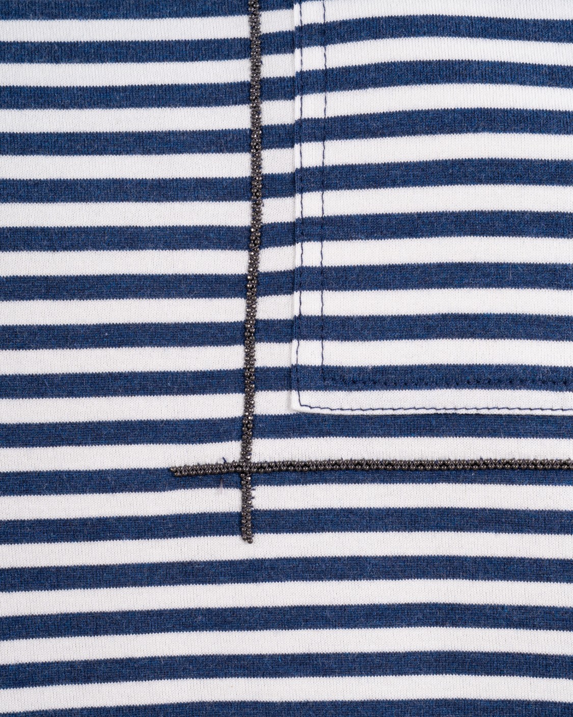 shop BRUNELLO CUCINELLI  T-shirt: Brunello Cucinelli t-shirt in jersey rigato di cotone con Shiny Pocket Detail.
Girocollo.
Taschino a toppa su petto.
Decorazione in monile Nickel-free.
Composizione: 100% COTONE.
Made in Italy.. ML929HA820-C7047 number 4818710